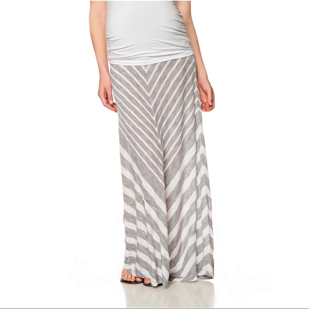 Motherhood Maternity Secret Fit Chevron Skirt